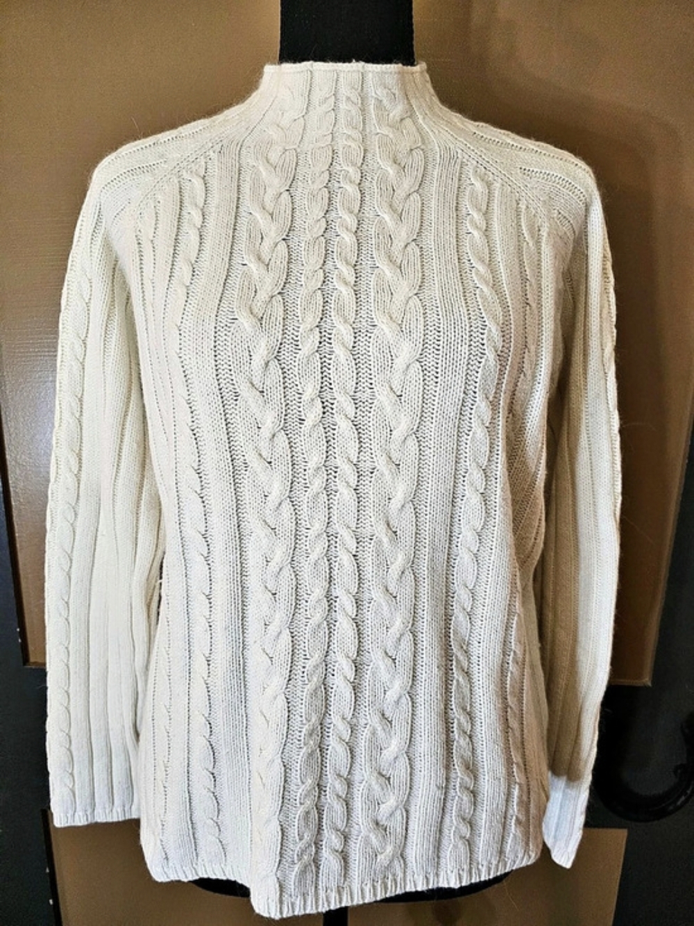 Cable Knit Mock Turtleneck Sweater in Ivory â¨ď¸ Like New
